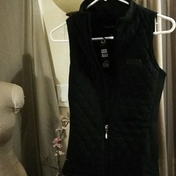 Vest - Picture 3 of 4